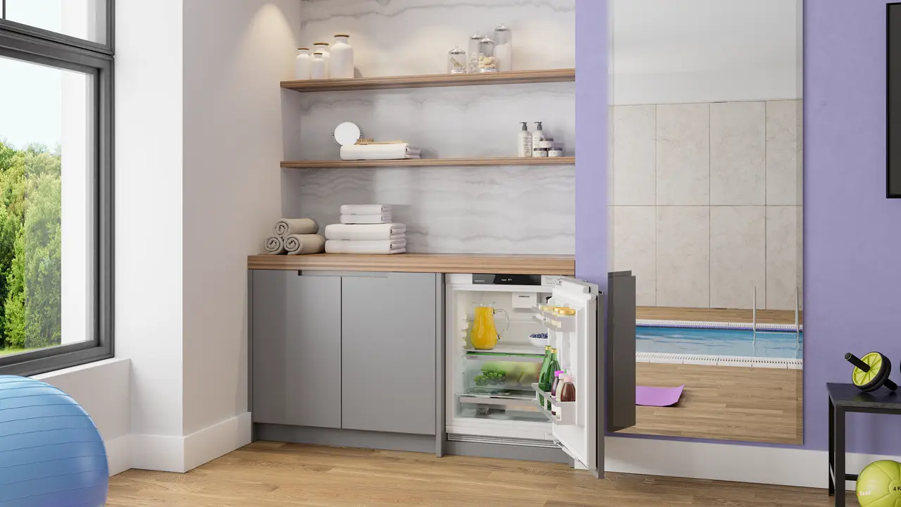 UR3750 Fridge suitable for undercounter installation with